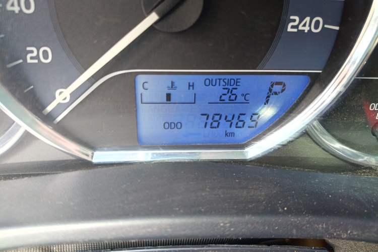Used Toyota Corolla 2017 Revised Version 1.2T S-CVT GL Odometer Close Up