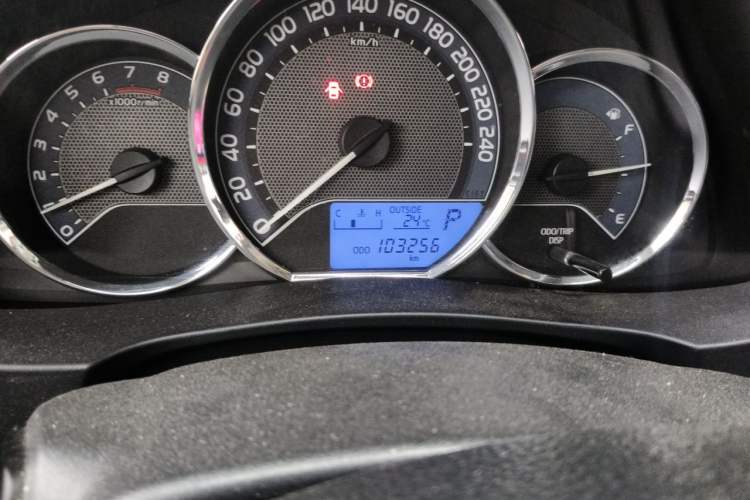 Used Toyota Corolla 2017 1.6L CVT GL Odometer Close Up