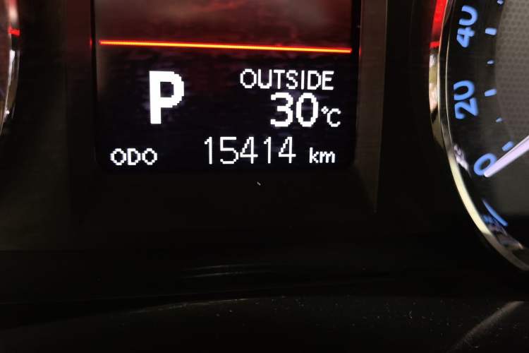 Used Toyota Corolla 2017 1.2T CVT GL-i Leather Edition Odometer Close Up