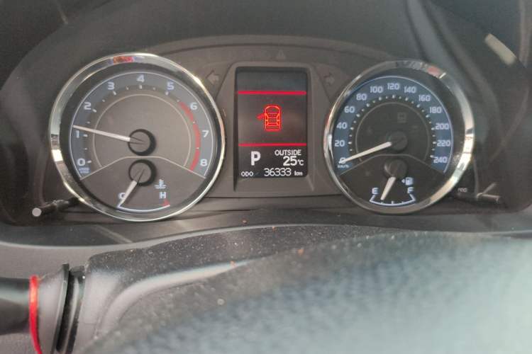 Used Toyota Corolla 2017 Revised Version 1.2T S-CVT GL-i Odometer Close Up