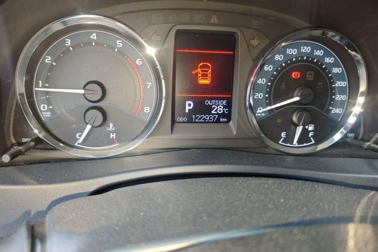 Used Toyota Corolla 2017 Revised Version 1.2T S-CVT GL-i Odometer Close Up
