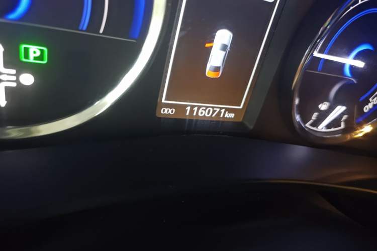 Used Toyota Corolla 2017 Revised Dual-Engine 1.8L E-CVT Elite Edition Odometer Close Up