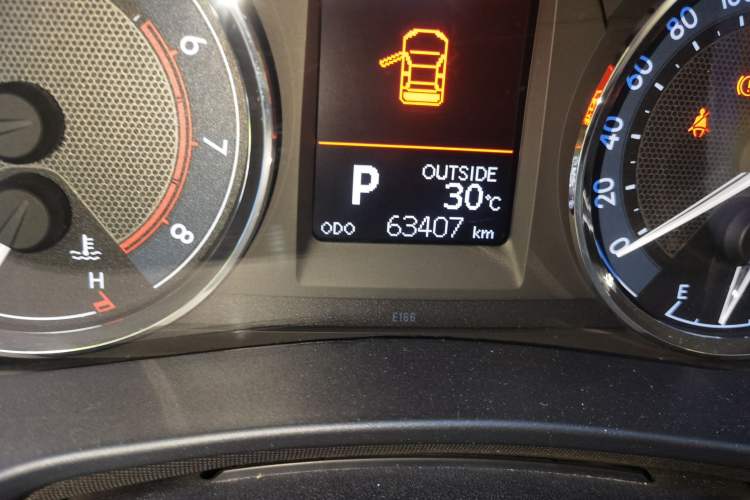 Used Toyota Corolla 2017 1.2T CVT GL-i Odometer Close Up