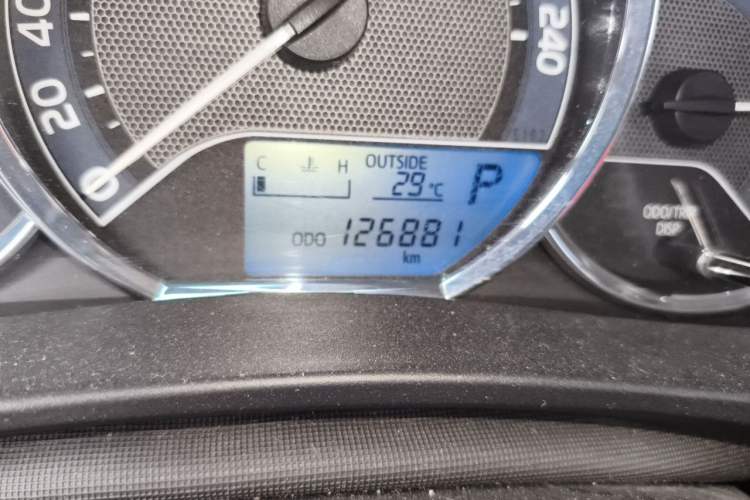 Used Toyota Corolla 2017 Revised Version 1.2T S-CVT GL Odometer Close Up