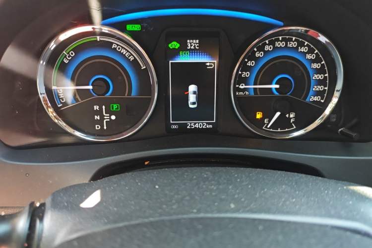 Used Toyota Corolla 2017 Revised Dual-Engine 1.8L E-CVT Leading Edition Odometer Close Up