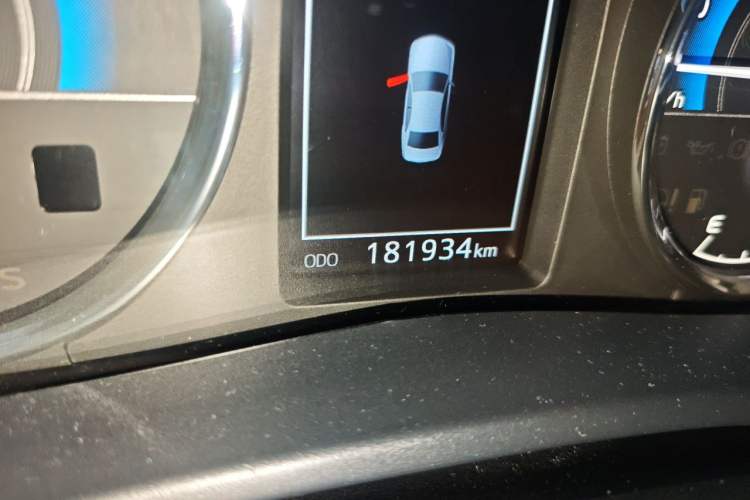 Used Toyota Corolla 2017 Revised Dual-Engine 1.8L E-CVT Elite Edition Odometer Close Up