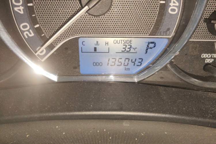 Used Toyota Corolla 2017 1.2T CVT GL Odometer Close Up