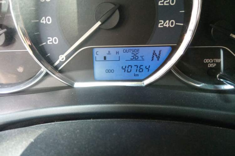 Used Toyota Corolla 2017 Revised Version 1.2T S-CVT GL Odometer Close Up
