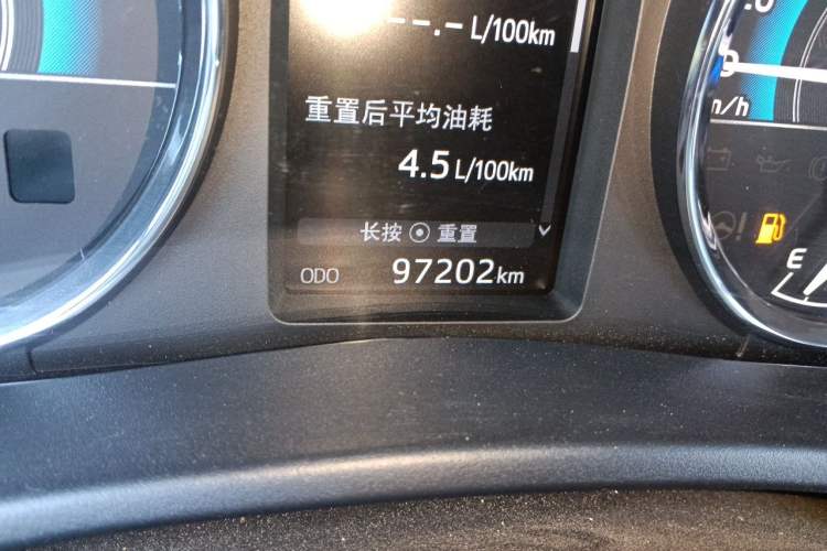 Used Toyota Corolla 2017 Revised Dual-Engine 1.8L E-CVT Elite Edition Odometer Close Up