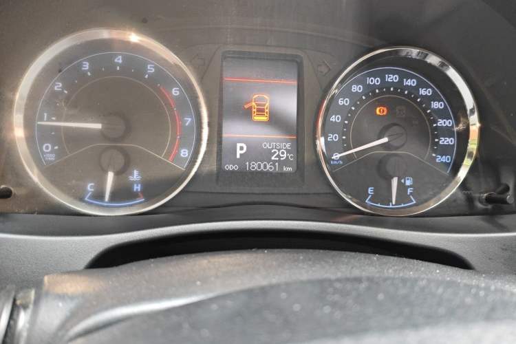 Used Toyota Corolla 2017 Revised Version 1.2T S-CVT GL-i Odometer Close Up