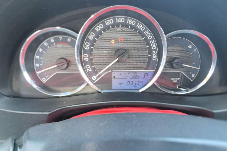 Used Toyota Corolla 2017 Revised Version 1.6L S-CVT GL Odometer Close Up