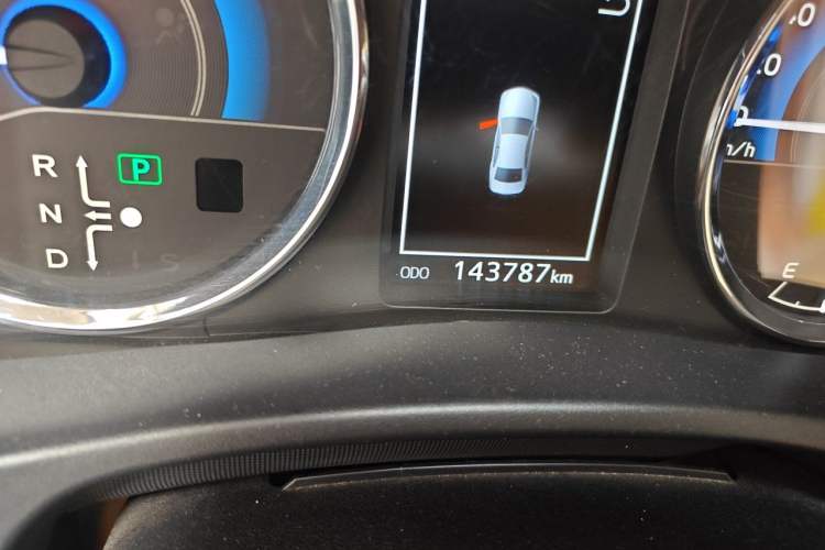 Used Toyota Corolla 2017 Revised Dual-Engine 1.8L E-CVT Elite Edition Odometer Close Up