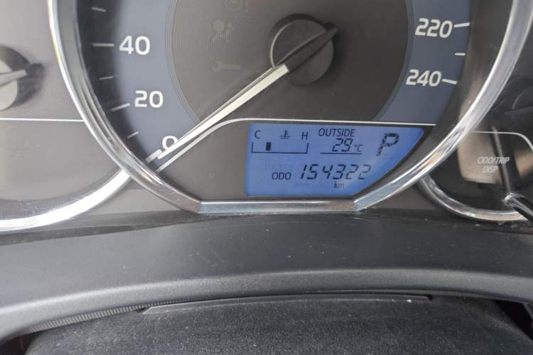 Used Toyota Corolla 2017 Revised Version 1.2T S-CVT GL Odometer Close Up