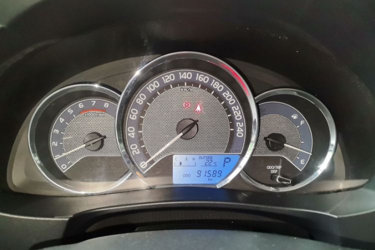 Used Toyota Corolla 2017 1.2T CVT GL Odometer Close Up