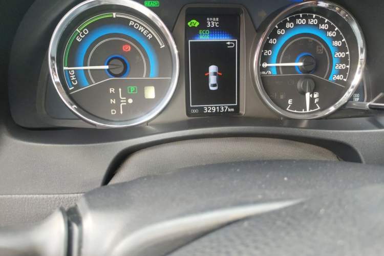 Used Toyota Corolla 2017 Revised Dual-Engine 1.8L E-CVT Leading Edition Odometer Close Up
