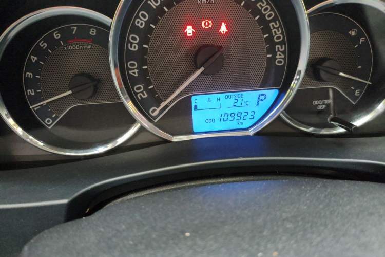 Used Toyota Corolla 2017 Revised Version 1.6L S-CVT GL Odometer Close Up