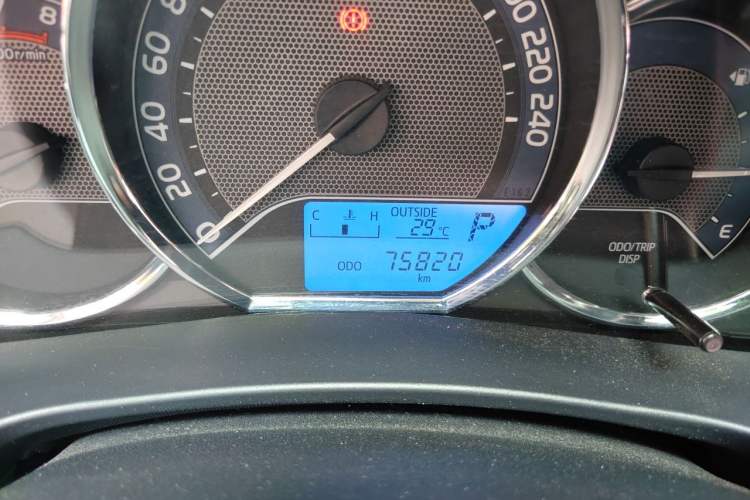 Used Toyota Corolla 2017 Revised Version 1.6L S-CVT GL Odometer Close Up