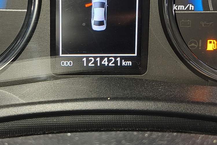 Used Toyota Corolla 2017 Revised Dual-Engine 1.8L E-CVT Leading Edition Odometer Close Up