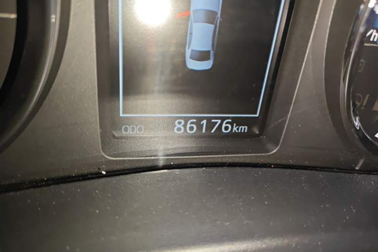 Used Toyota Corolla 2017 Revised Dual-Engine 1.8L E-CVT Leading Edition Odometer Close Up