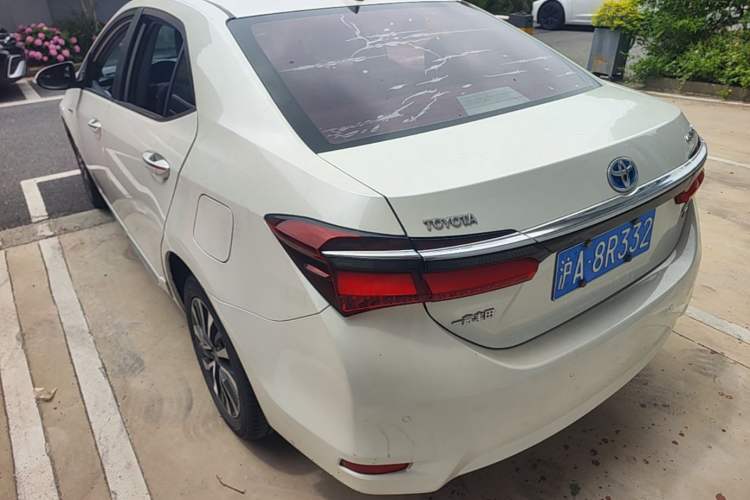 Used Toyota Corolla 2017 Revised Dual-Engine 1.8L E-CVT Luxury Edition Rear Left 45 Deg