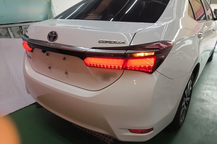 Used Toyota Corolla 2017 Revised Dual-Engine 1.8L E-CVT Leading Edition Rear Right 45 Deg
