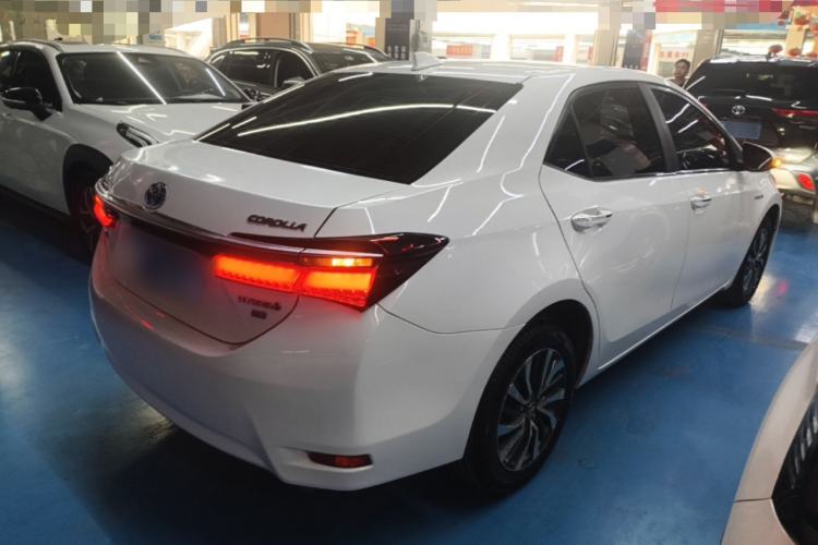 Used Toyota Corolla 2017 Revised Dual-Engine 1.8L E-CVT Leading Edition Rear Right 45 Deg