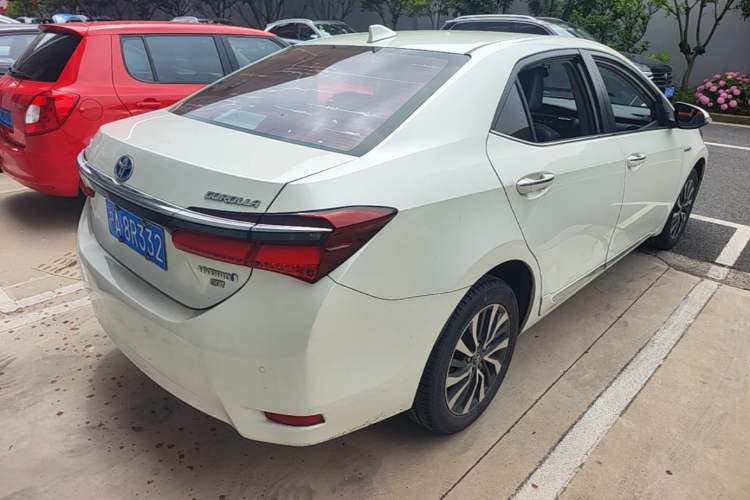 Used Toyota Corolla 2017 Revised Dual-Engine 1.8L E-CVT Luxury Edition Rear Right 45 Deg