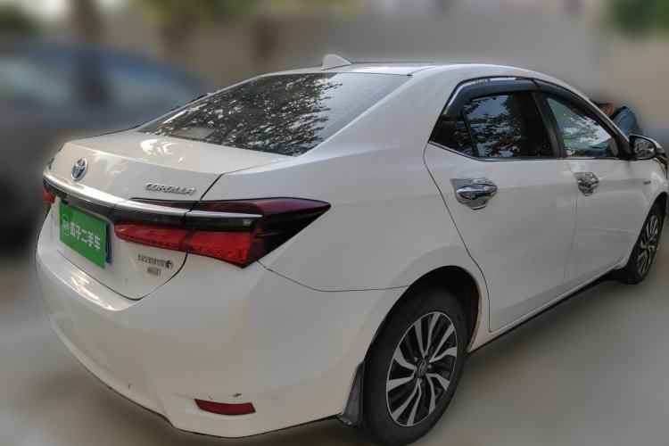 Used Toyota Corolla 2017 Revised Dual-Engine 1.8L E-CVT Leading Edition Rear Right 45 Deg