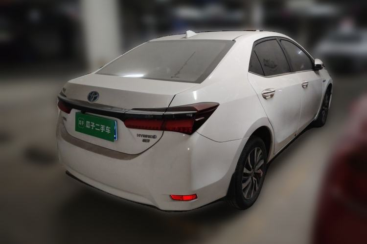 Used Toyota Corolla 2017 Revised Dual-Engine 1.8L E-CVT Leading Edition Rear Right 45 Deg