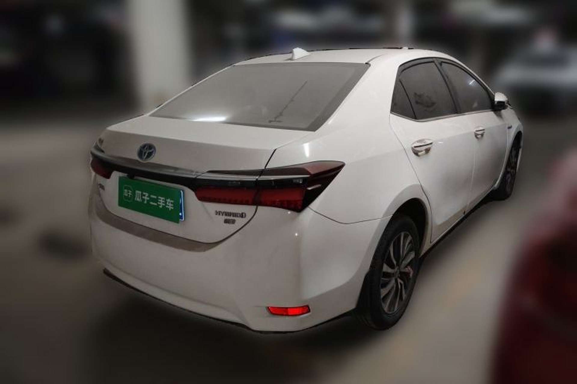 Used Toyota Corolla 2017 Revised Dual-Engine 1.8L E-CVT Leading Edition Rear Right 45 Deg