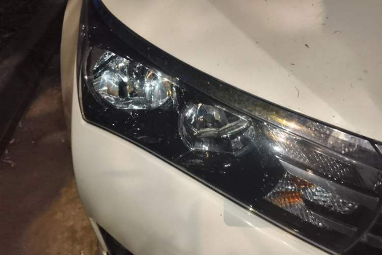 Used Toyota Corolla 2017 Revised Version 1.6L S-CVT GL Right Front Headlight