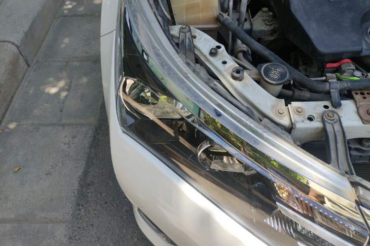 Used Toyota Corolla 2017 Revised Version 1.6L S-CVT GL Right Front Headlight