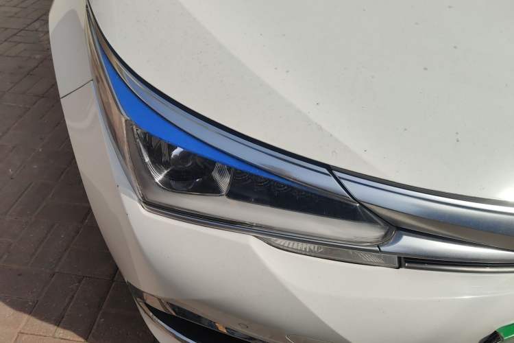 Used Toyota Corolla 2017 Revised Dual-Engine 1.8L E-CVT Elite Edition Right Front Headlight