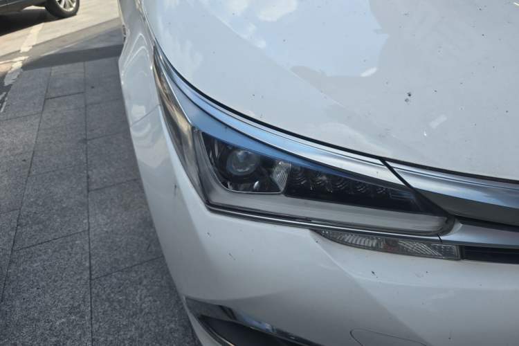 Used Toyota Corolla 2017 Revised Dual-Engine 1.8L E-CVT Leading Edition Right Front Headlight