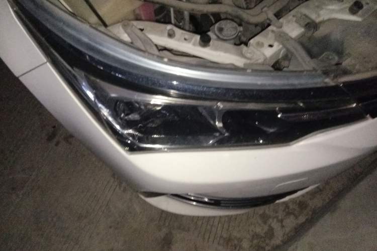 Used Toyota Corolla 2017 Revised Version 1.2T S-CVT GL Right Front Headlight