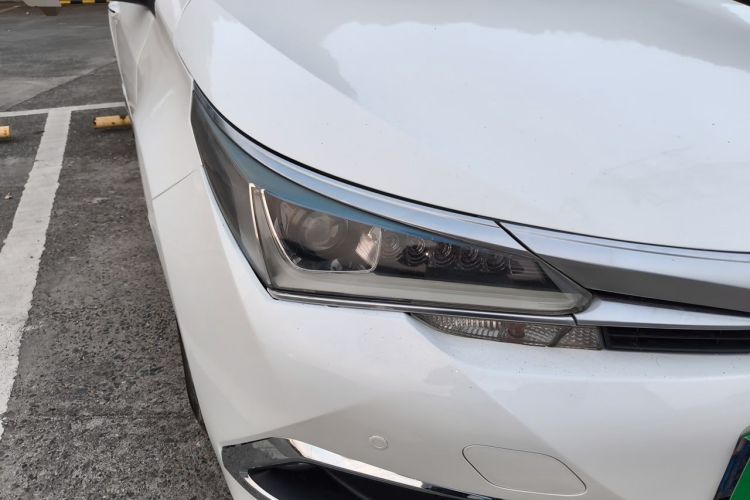 Used Toyota Corolla 2017 Revised Dual-Engine 1.8L E-CVT Elite Edition Right Front Headlight