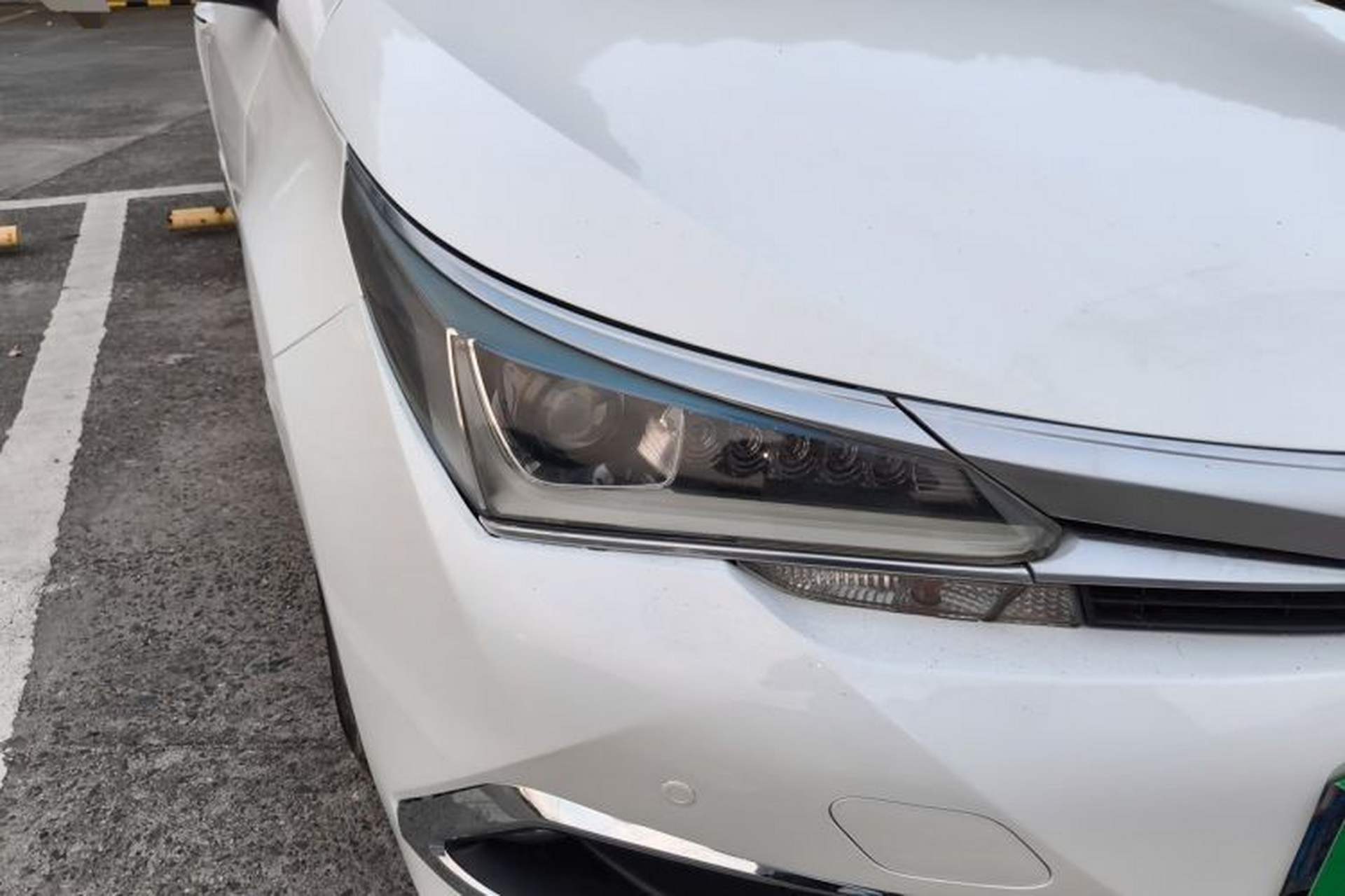 Used Toyota Corolla 2017 Revised Dual-Engine 1.8L E-CVT Elite Edition Right Front Headlight