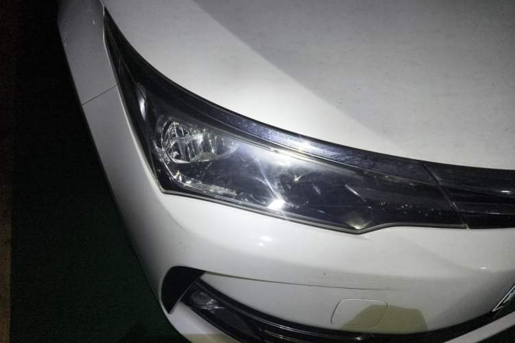 Used Toyota Corolla 2017 Revised Version 1.2T S-CVT GL Right Front Headlight