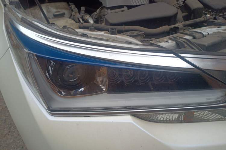 Used Toyota Corolla 2017 Revised Dual-Engine 1.8L E-CVT Leading Edition Right Front Headlight