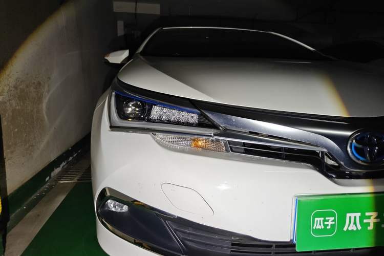 Used Toyota Corolla 2017 Revised Dual-Engine 1.8L E-CVT Elite Edition Right Front Headlight