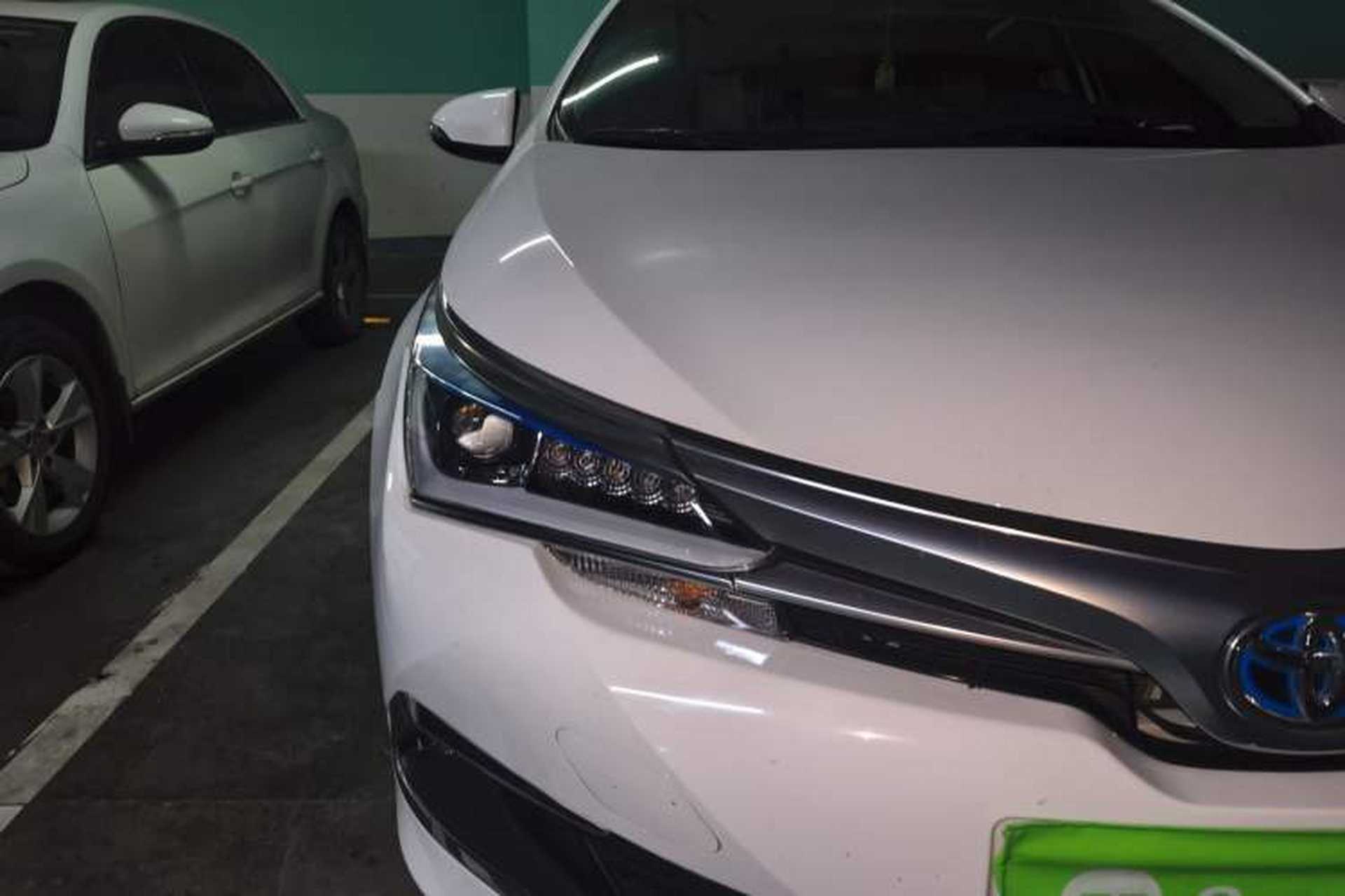 Used Toyota Corolla 2017 Revised Dual-Engine 1.8L E-CVT Leading Edition Right Front Headlight
