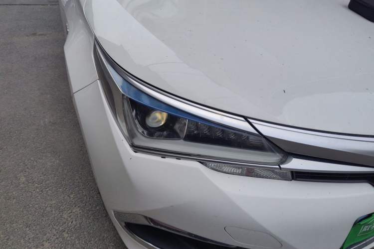 Used Toyota Corolla 2017 Revised Dual-Engine 1.8L E-CVT Leading Edition Right Front Headlight