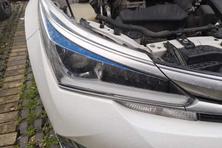 Used Toyota Corolla 2017 Revised Dual-Engine 1.8L E-CVT Elite Edition Right Front Headlight