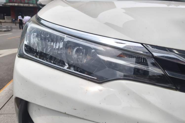 Used Toyota Corolla 2017 Revised Version 1.2T S-CVT GL Right Front Headlight