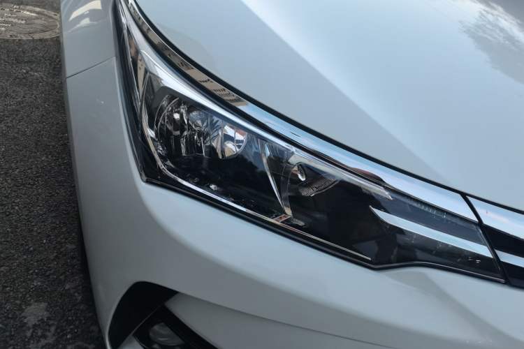 Used Toyota Corolla 2017 Revised Version 1.2T S-CVT GL Right Front Headlight