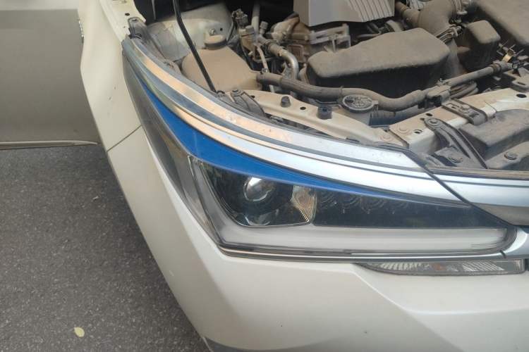Used Toyota Corolla 2017 Revised Dual-Engine 1.8L E-CVT Elite Edition Right Front Headlight