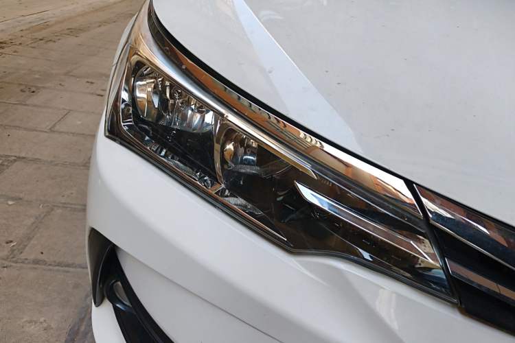 Used Toyota Corolla 2017 Revised Version 1.2T S-CVT GL-i Right Front Headlight