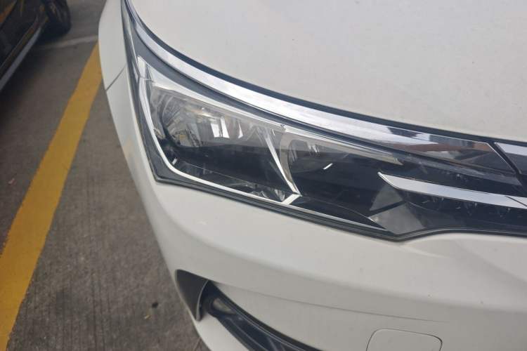 Used Toyota Corolla 2017 Revised Version 1.2T S-CVT GL Right Front Headlight