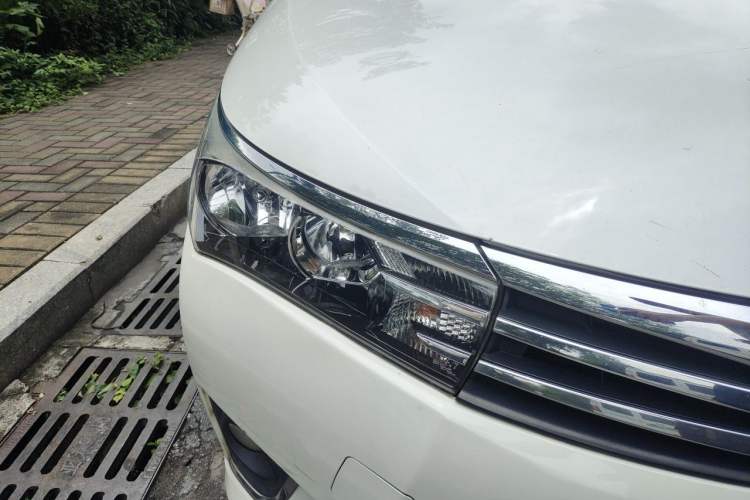 Used Toyota Corolla 2017 Revised Version 1.6L S-CVT GL Right Front Headlight