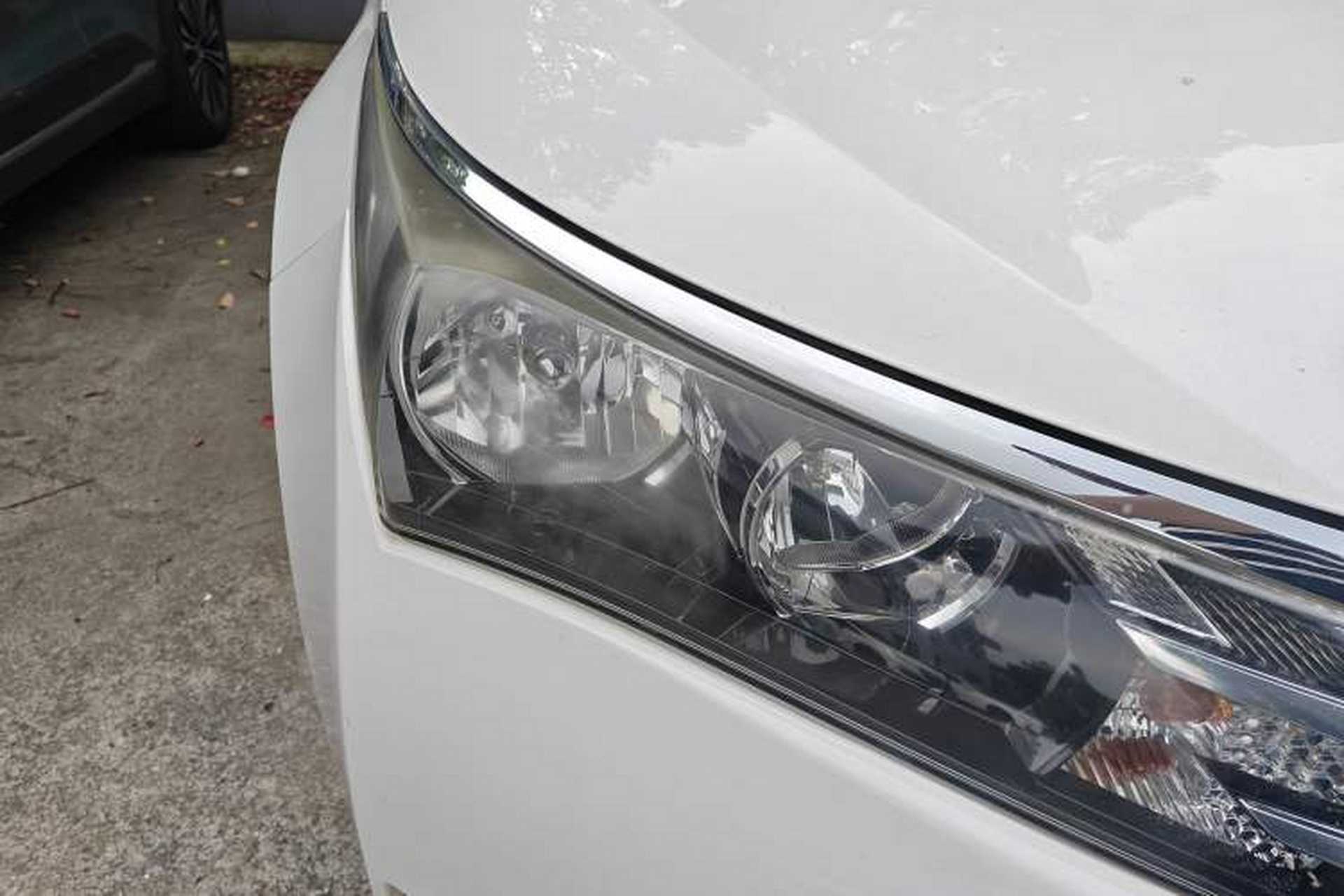 Used Toyota Corolla 2017 1.6L CVT GL Right Front Headlight